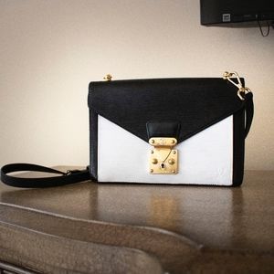 Louis Vuitton Sellier Dragonne Metis Monceau.